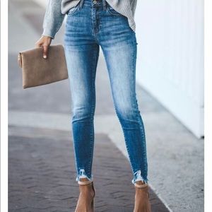 Vici Quentin Frayed Ankle Skinny Jeans NWT